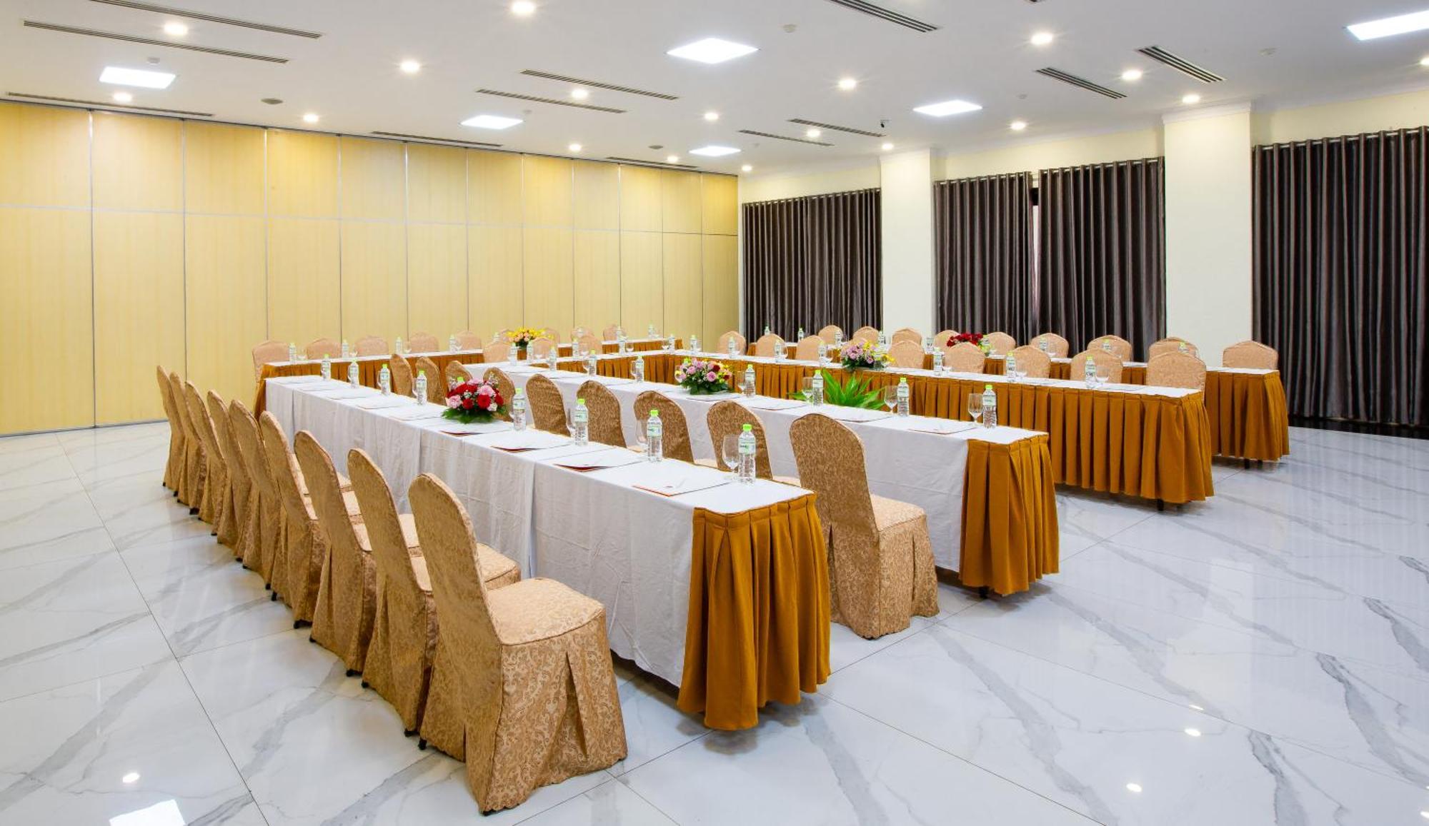 Golden Coast Resort & Spa Phan Thiet Bagian luar foto